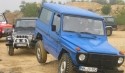 Blauer Jeep